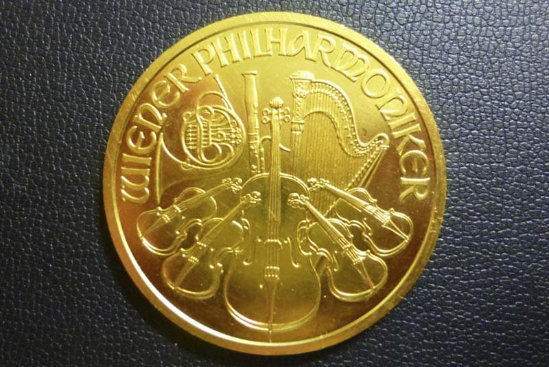 金貨などの記念硬貨
