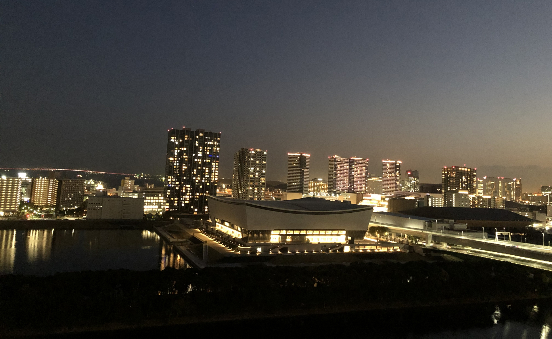 オリンピック球技場夜景